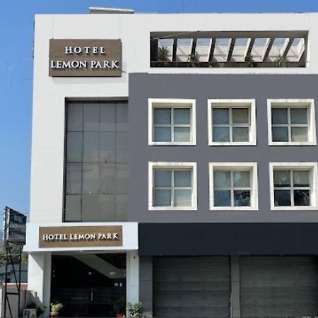 Hotel Lemon Park Haldwāni Екстериор снимка