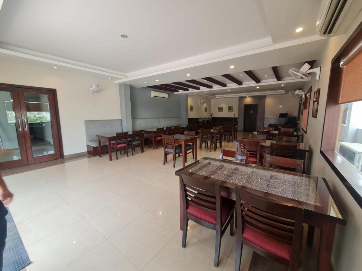 Hotel Lemon Park Haldwāni Екстериор снимка