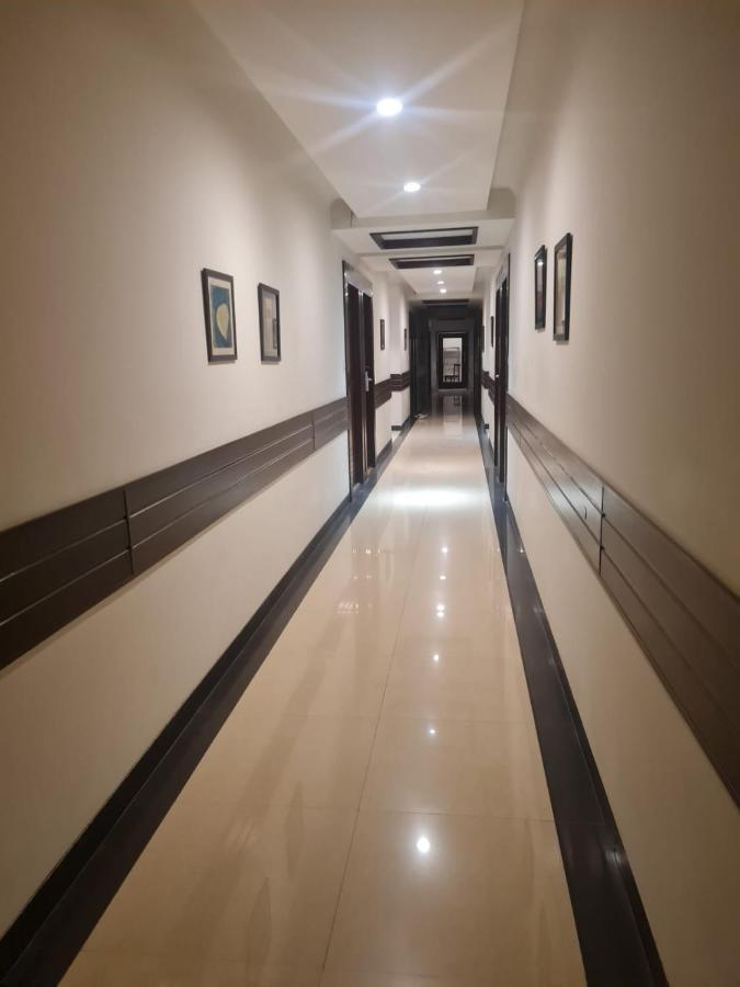 Hotel Lemon Park Haldwāni Екстериор снимка