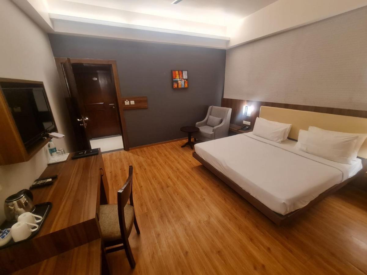 Hotel Lemon Park Haldwāni Екстериор снимка