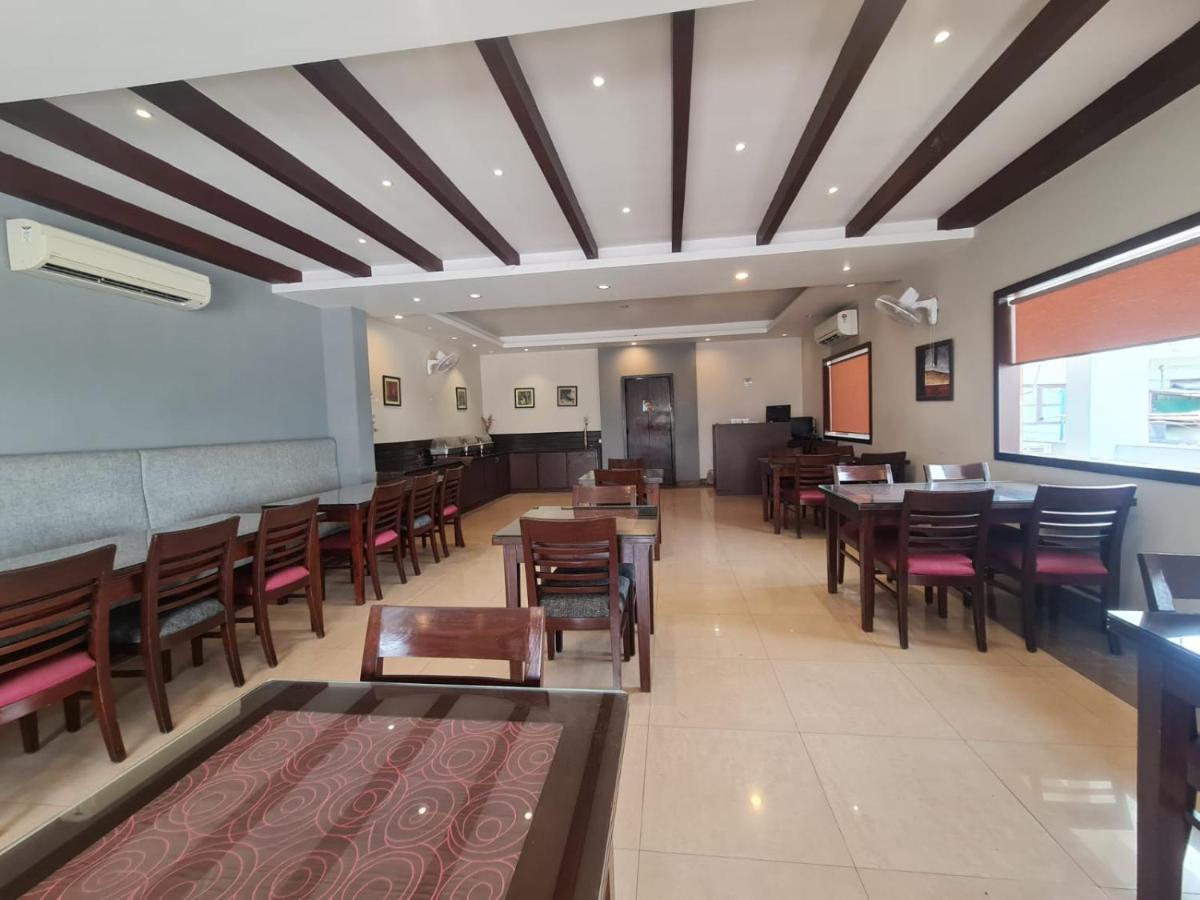 Hotel Lemon Park Haldwāni Екстериор снимка